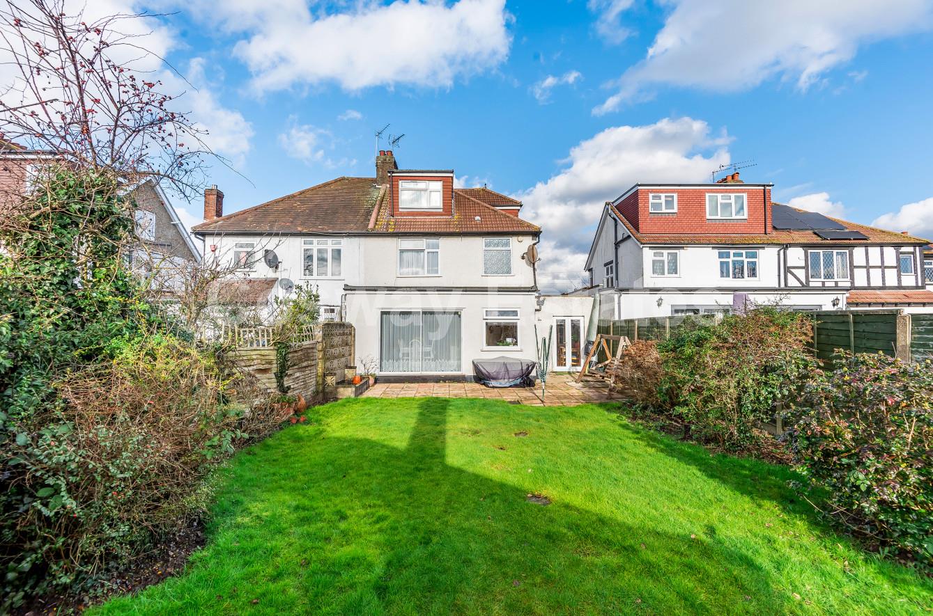 Longfield Avenue, Mill Hill